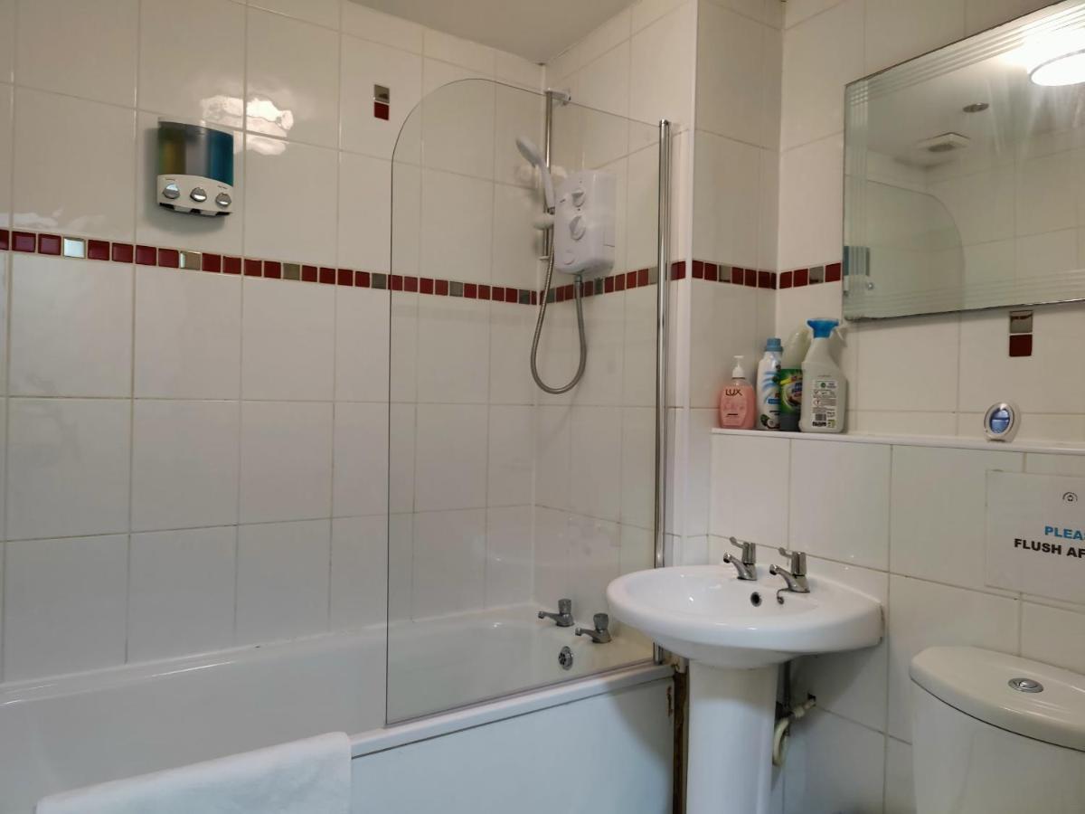 Liverpool City Centre Private Rooms Including Smart Tvs - With Shared Bathroom Екстер'єр фото