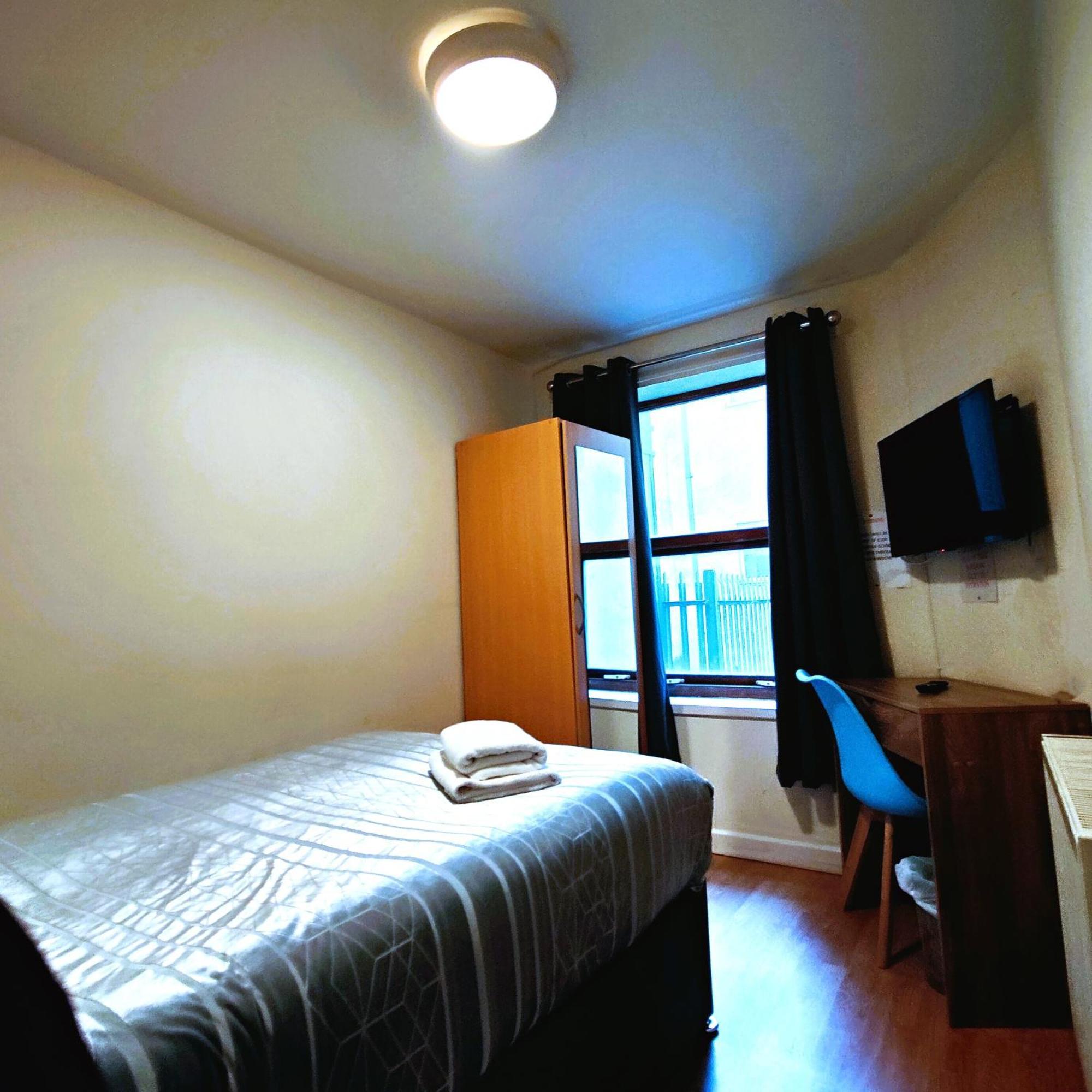 Liverpool City Centre Private Rooms Including Smart Tvs - With Shared Bathroom Екстер'єр фото